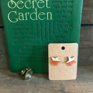 NWT orange star wood and resin earrings.